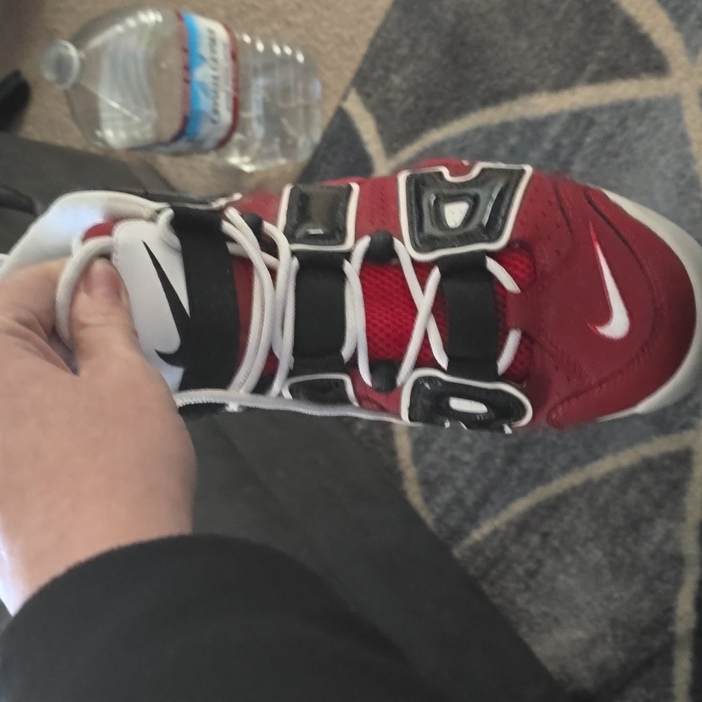 Nike - Picture 3 of 4